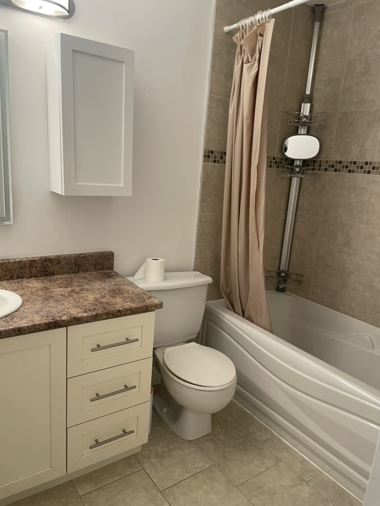 CONDO 4 1/2 À LOUER/TO RENT
