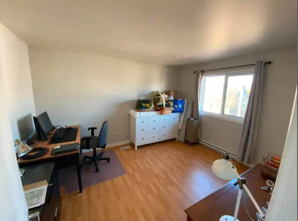 Appartement 4 1/2 à louer (chauffé/éclairé)