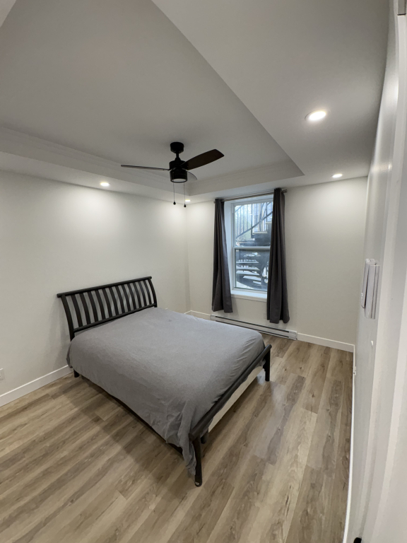 Grand 3 1/2 De 900pieds Carrés
