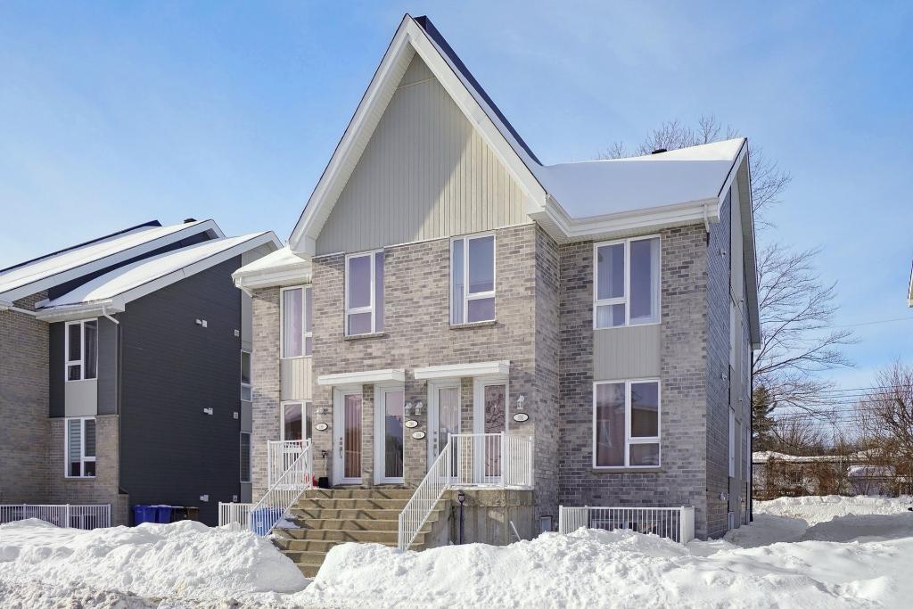 Joliette-Logement 4 1/2 très lumineux et plafond élevé