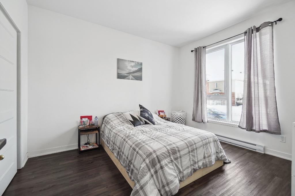 Joliette-Logement 4 1/2 très lumineux et plafond élevé