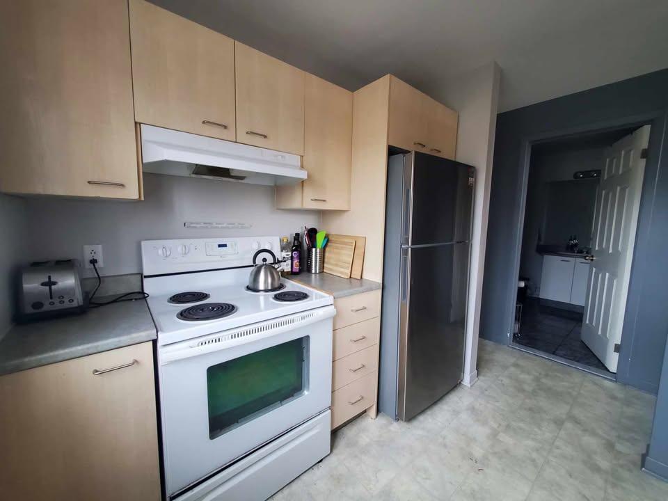 Grand 4 1/2 style condo à louer à Ste-Thérèse