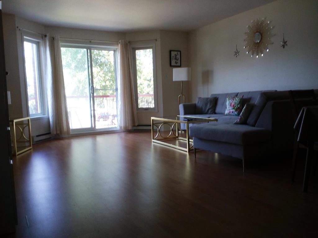 Grand 4 1/2 style condo à louer à Boisbriand