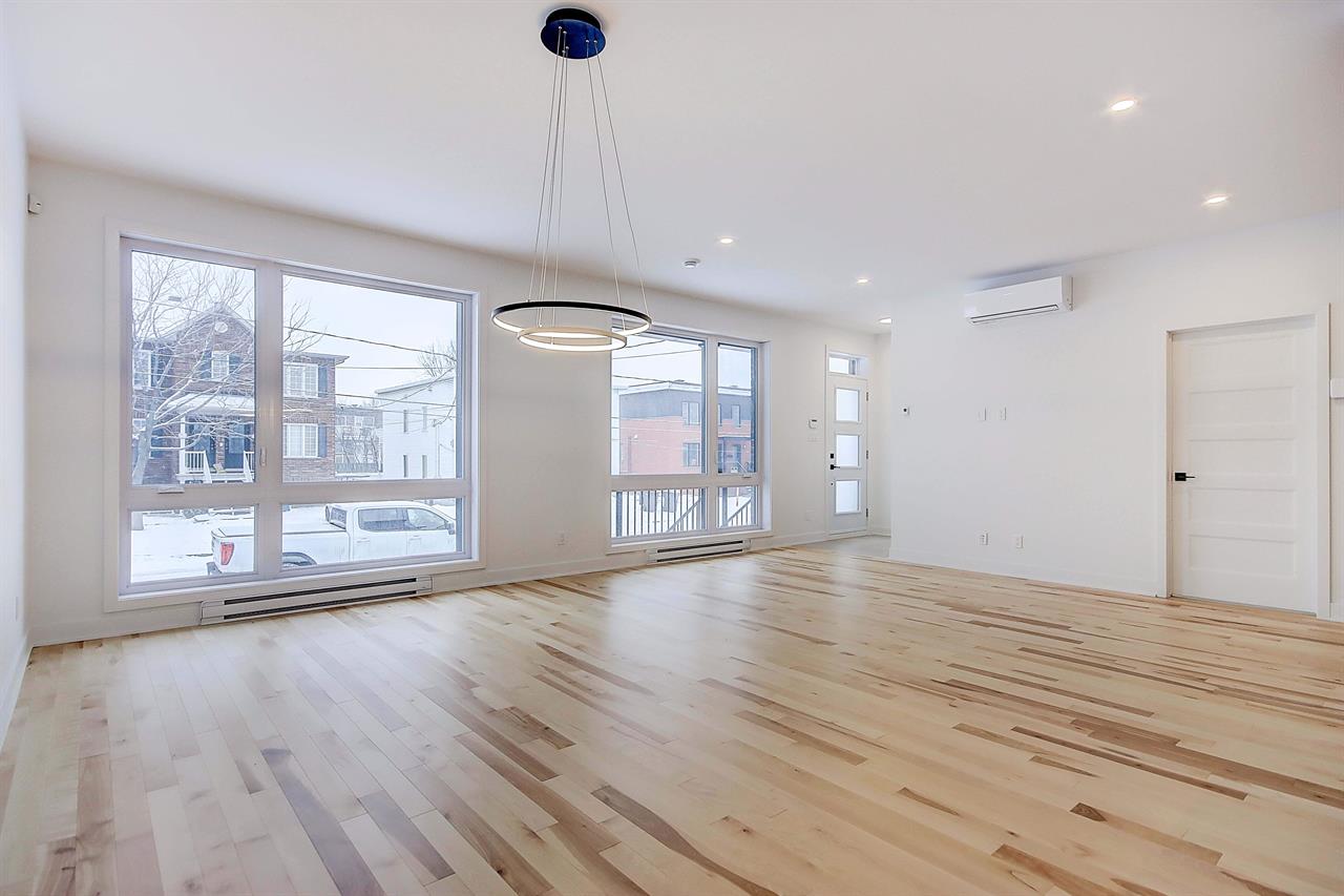 Grande Maison De Ville Sur 3 étages 3CAC 1384 P2 - Disponible