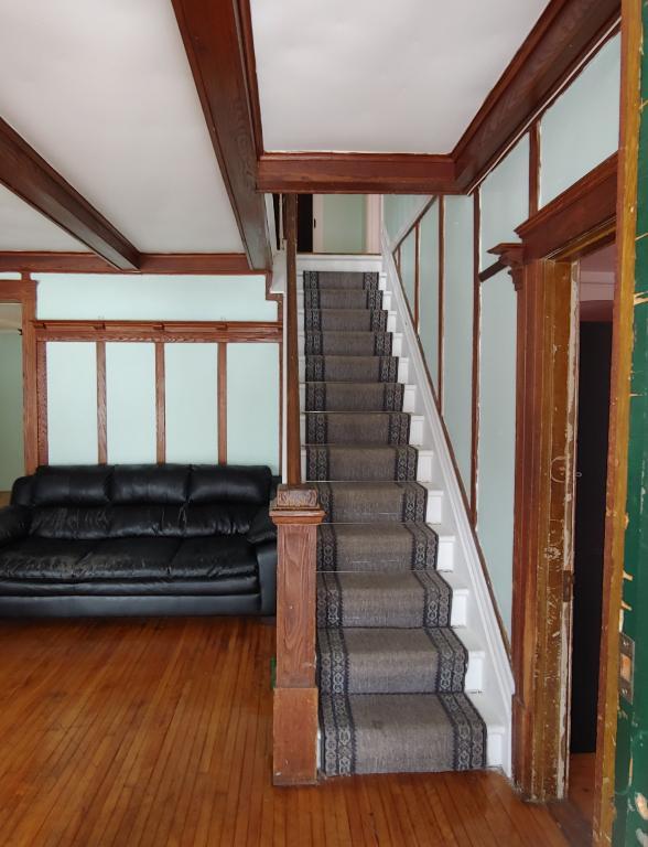 Maison à louer Rigaud 78 rue St. Pierre le 1 juillet ou août ou sept / House for Rent in Rigaud at 78 St. Pierre Street for 1 July or 1 Aug or 1 Sept