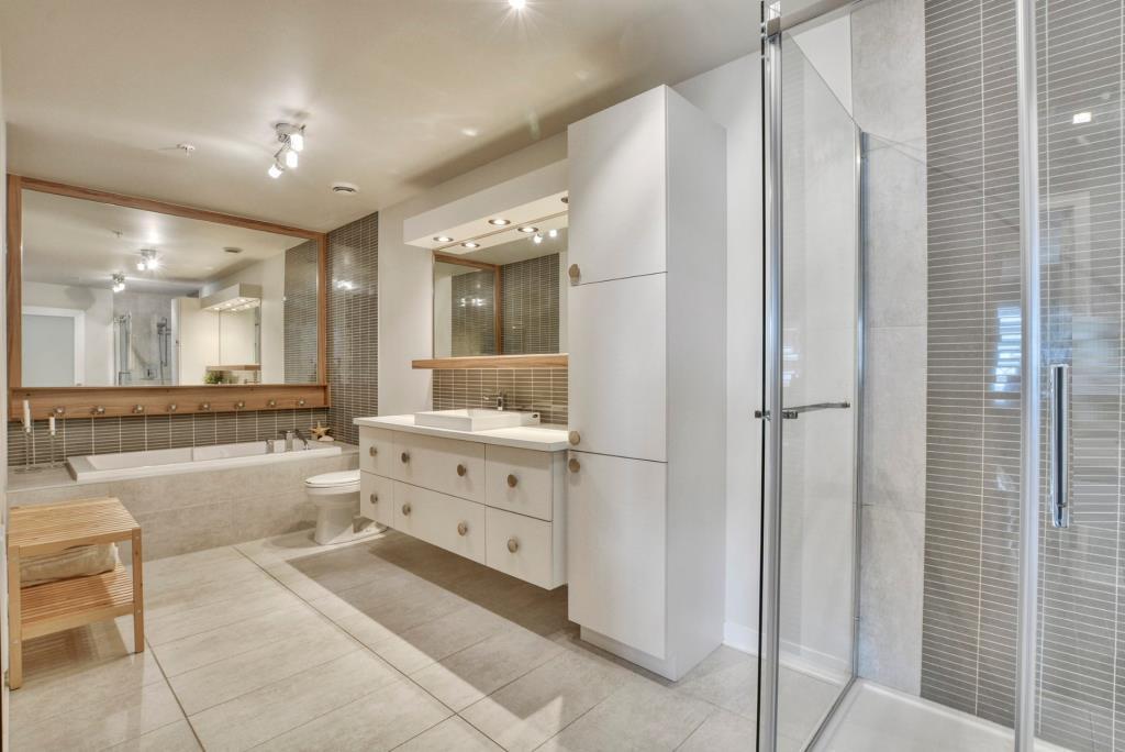 Condo moderne 4 1/2 avec grande aire ouverte