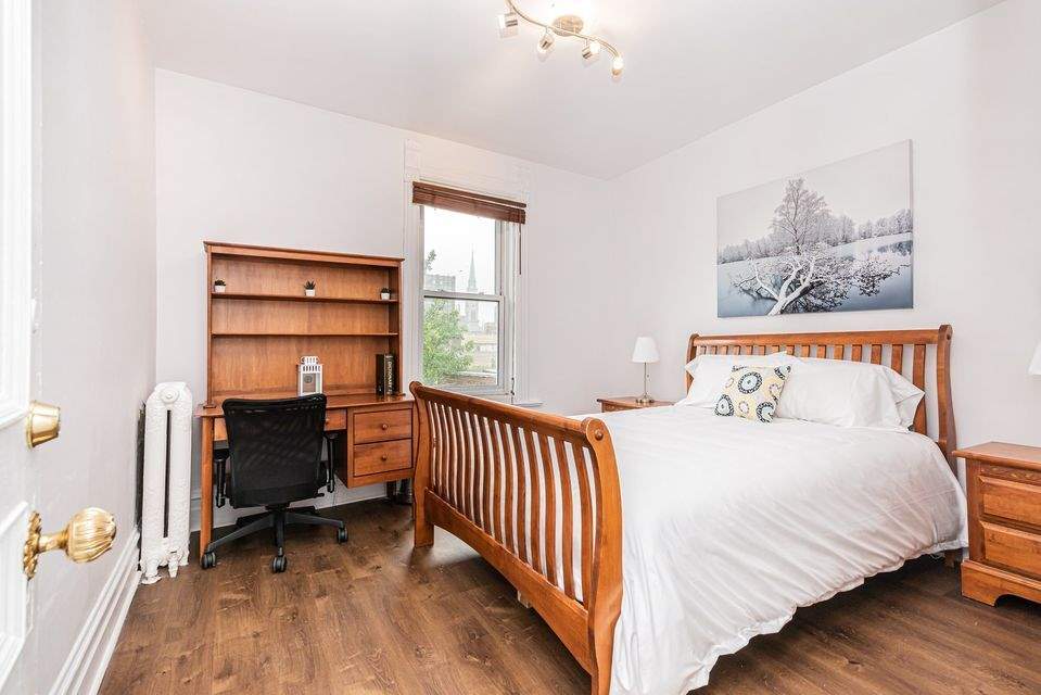 1 CH - 2 SDB - Montréal - $980 /mo