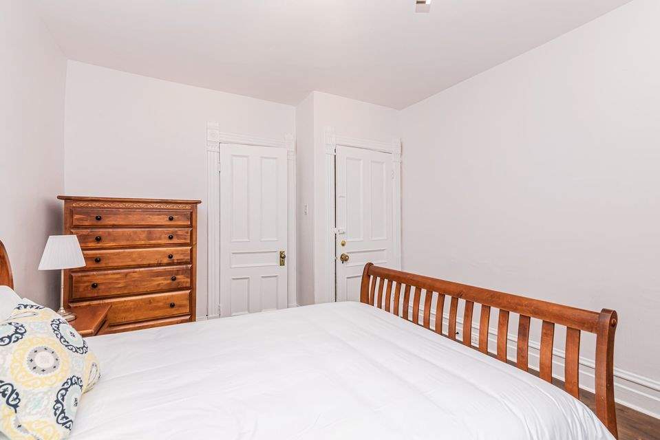 1 CH - 2 SDB - Montréal - $980 /mo