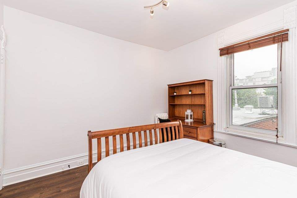 1 CH - 2 SDB - Montréal - $980 /mo