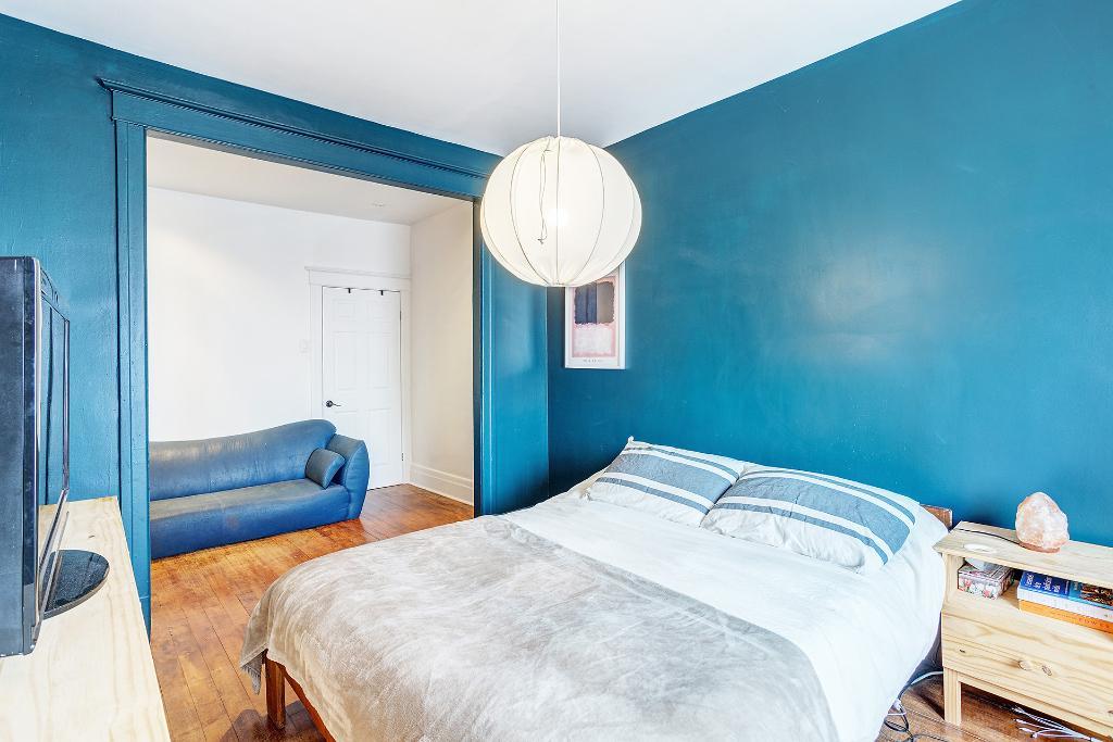 3 BEDROOM APARTMENT NDG WITH BASEMENT STORAGE AND YARD