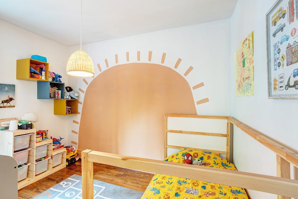 3 BEDROOM APARTMENT NDG WITH BASEMENT STORAGE AND YARD
