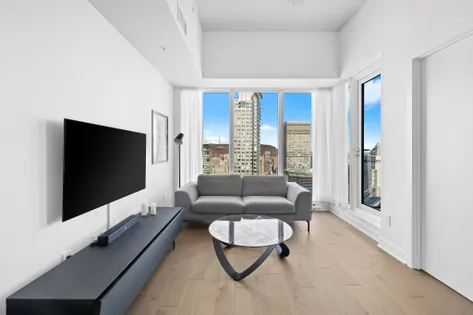 3 rooms apartment of 111m² in Montreal