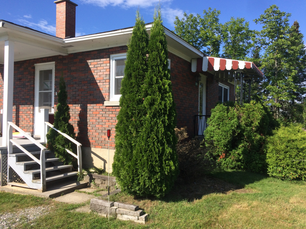 Logement 5-1/2 Près De Sherbrooke