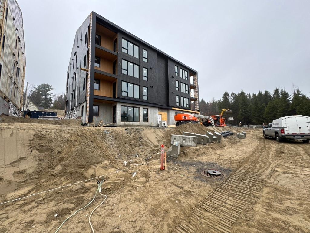 Logement condo ste-agathe 4 1/2