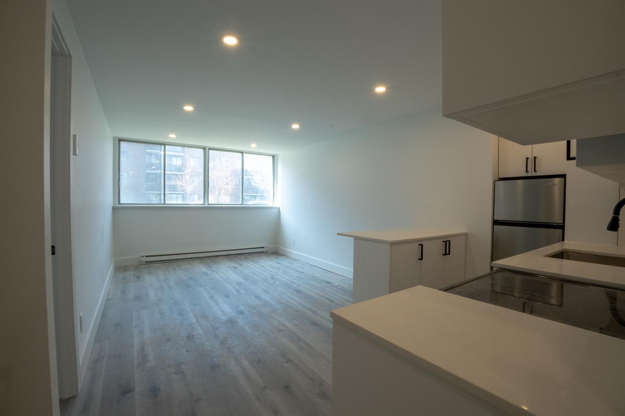 3 Bed, 1 Bath - 10350 Avenue De Bois-de-Boulogne, Montréal