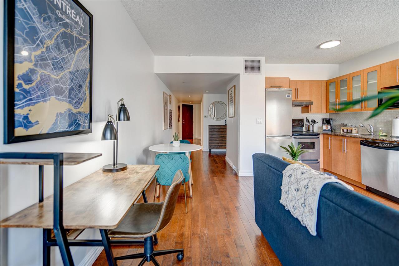 2 Bedroom Townhouse - 1009 Rue De Bleury, Montréal