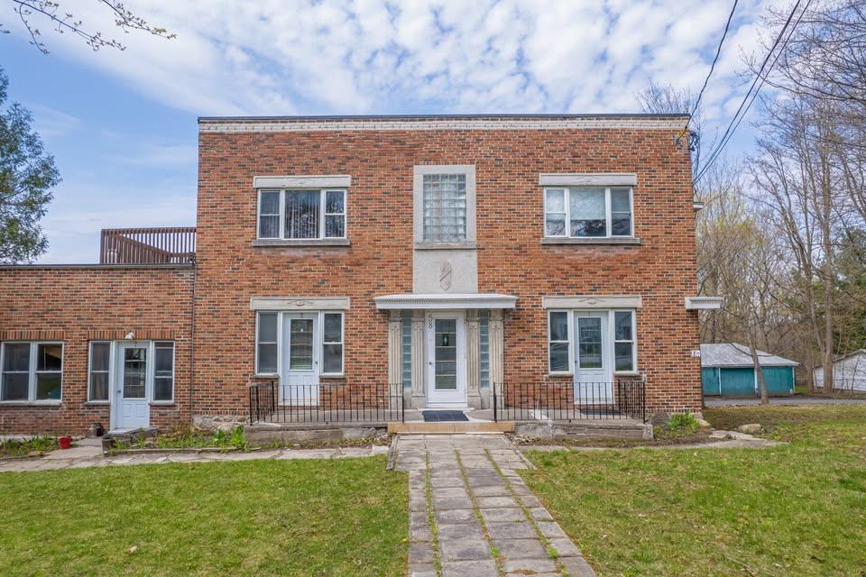 BEAU 3 1/2 AU COEUR DE BEDFORD