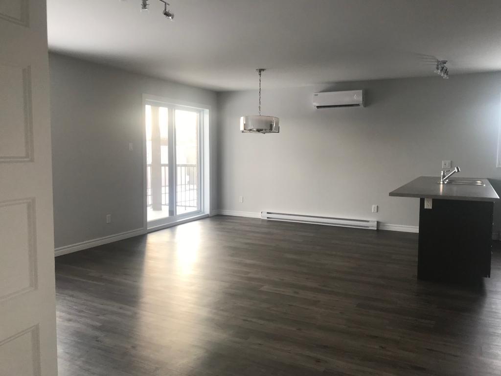 4 1/2 À LOUER (BROMPTONVILLE)