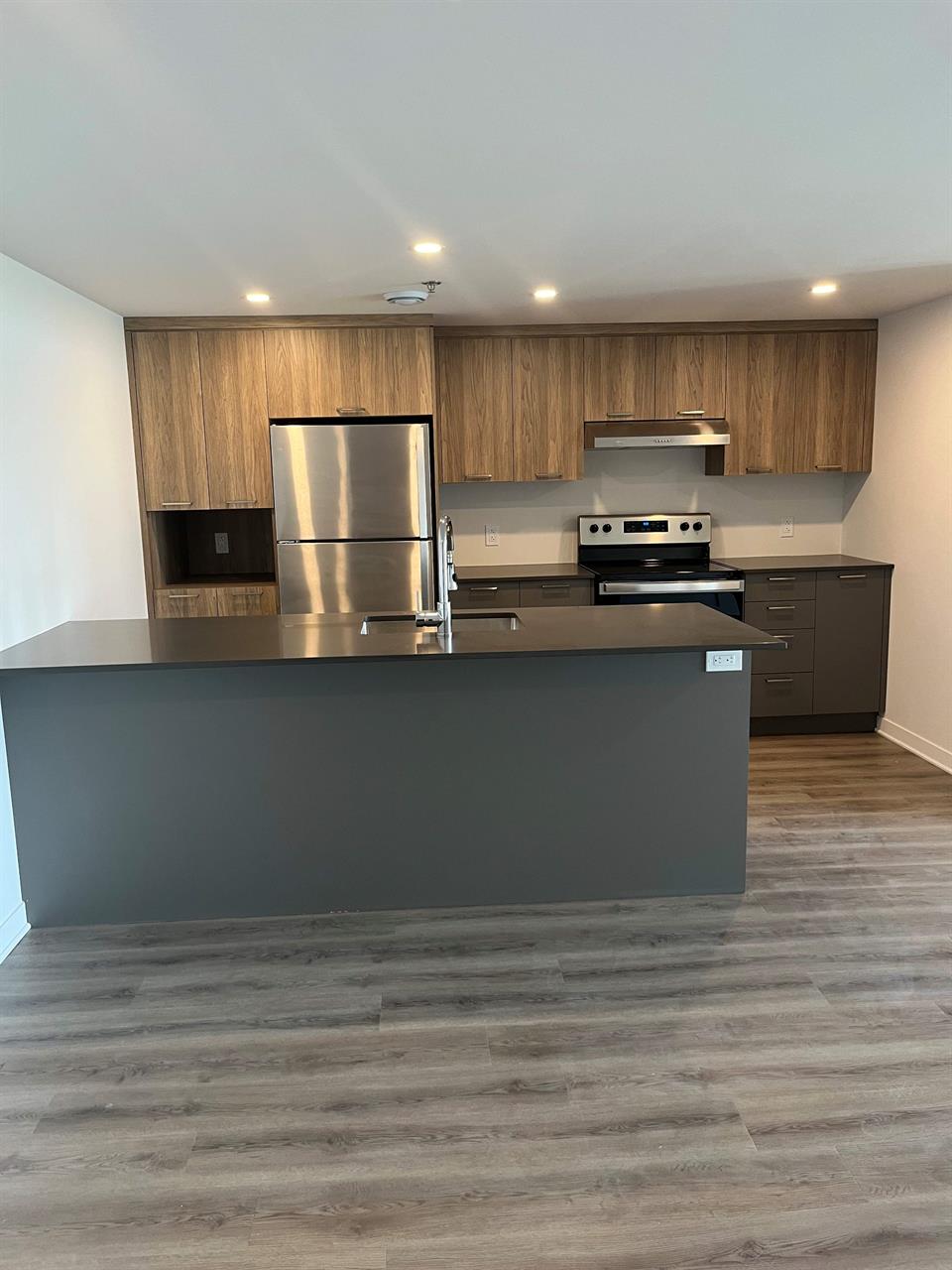 2 CH - 1 SDB - Terrebonne - $2,055 /mo