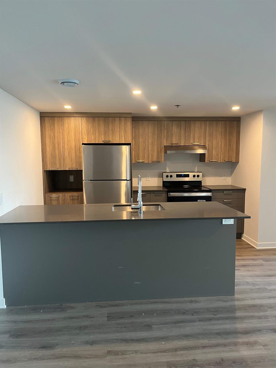 2 CH - 1 SDB - Terrebonne - $2,280 /mo