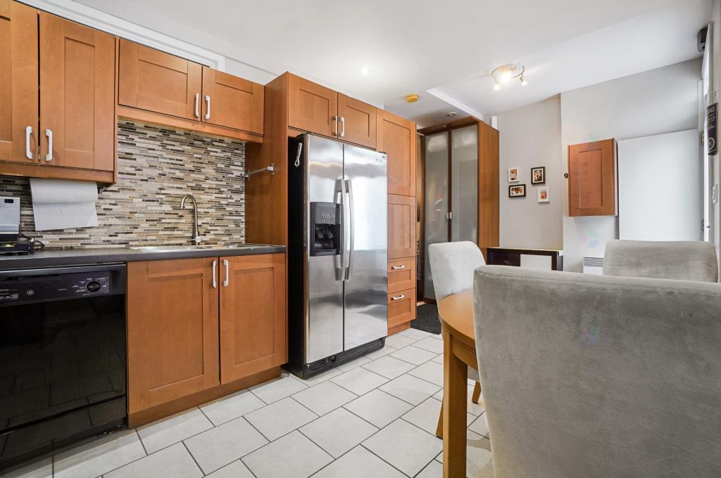3 1/2 apartment Montreal, Ville-Marie. Roof top Terrasse. Laveuse/Sécheuse A/C.