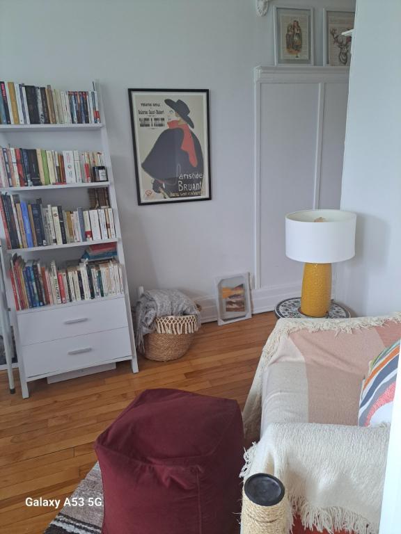 Très grand 4 1/2 à louer sur l'avenue Desmarchais à Verdun 1500 $