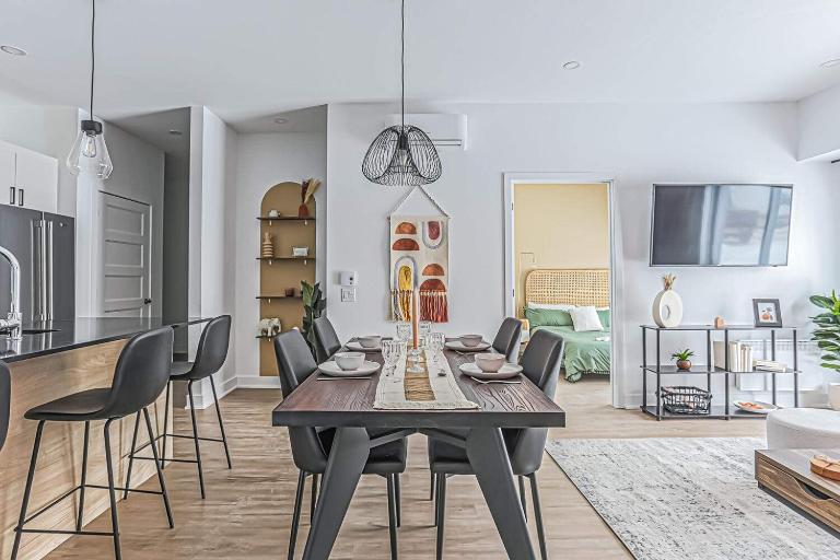 WOW| APPARTEMENT 4½ À LOUER POUR JUILLET - 1002 PI² - RABAIS