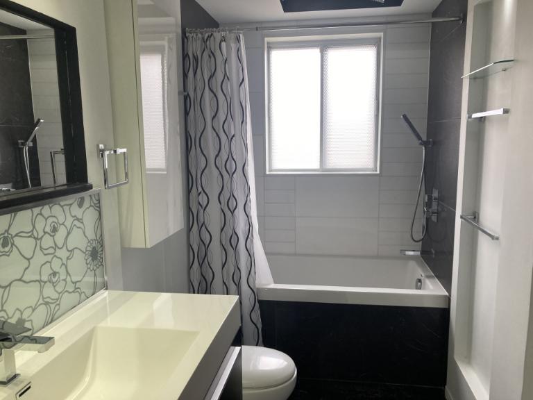 4 1/2 - Laval (Laval-des-rapides) - 1 900 $/mois