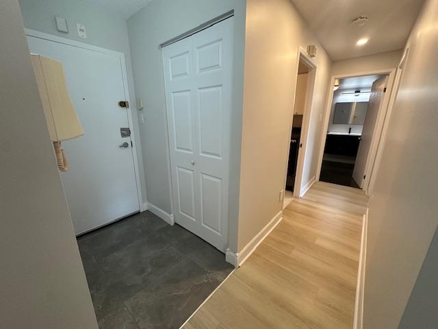 LUXUEUX ET GRAND CONDO 3 ½, ANJOU, PRÈS DE TRANSPORT EN COMMUN ET AUTOROUTES 25 & 40