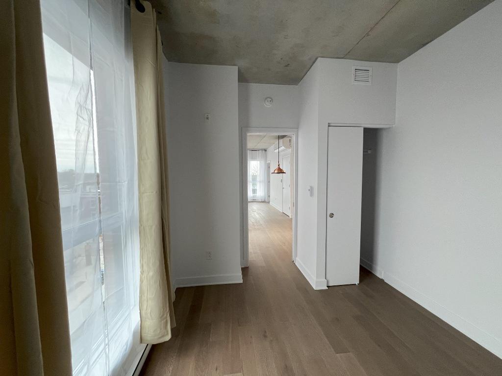 Superbe condo deux chambres avec stationnement intérieur. 50% pour le mois de juin.