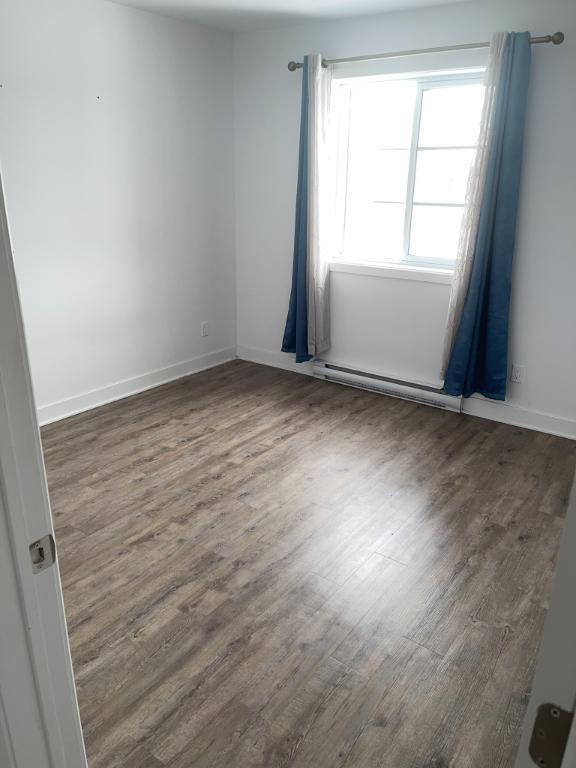 condo 4 1/2 a louer