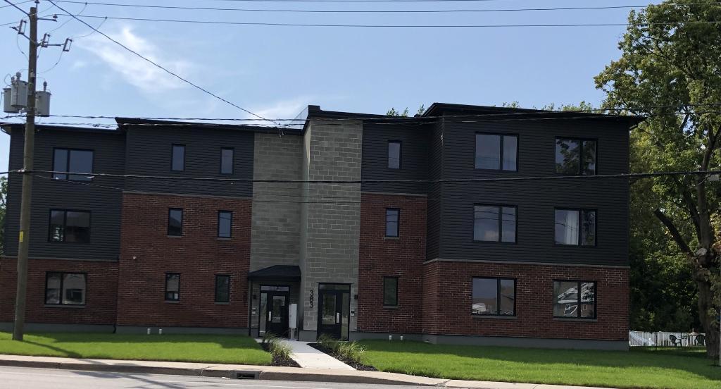 4 et 5 ½ neufs, Napierville, Garage souterrain, A/C, Calme, 15 min de St-Jean et Candiac