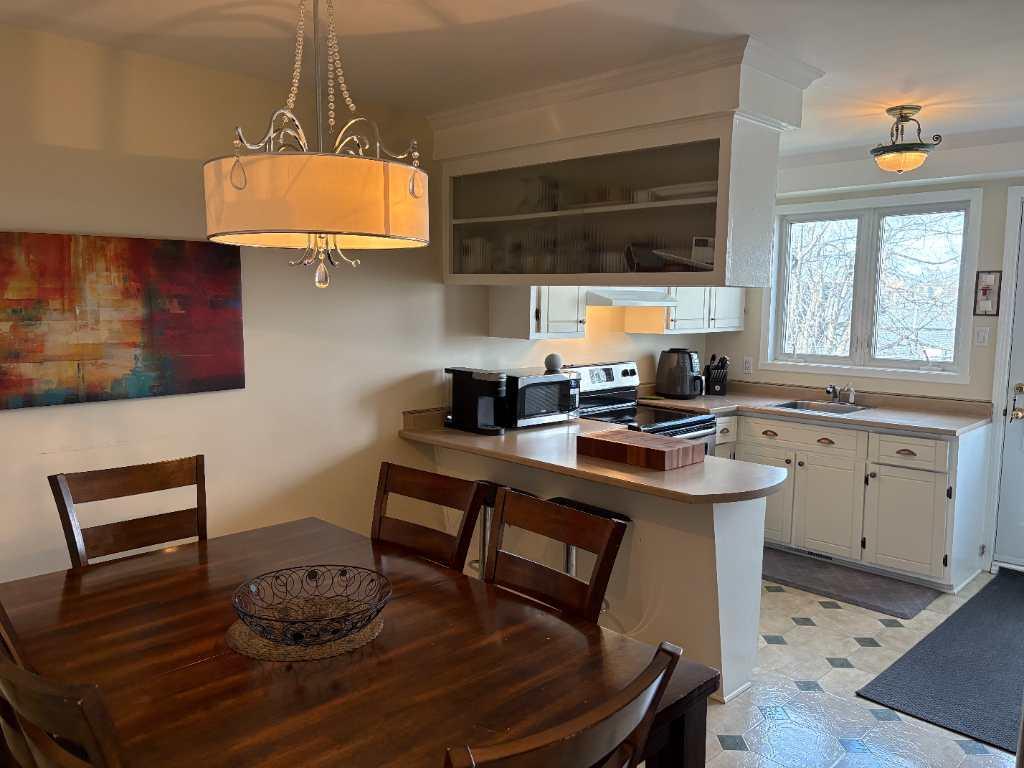 5 1/2 Laval, Vimont