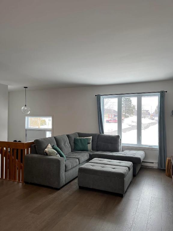 Jumelé à louer, 3 chambres et 2 sdb/s. d’eau