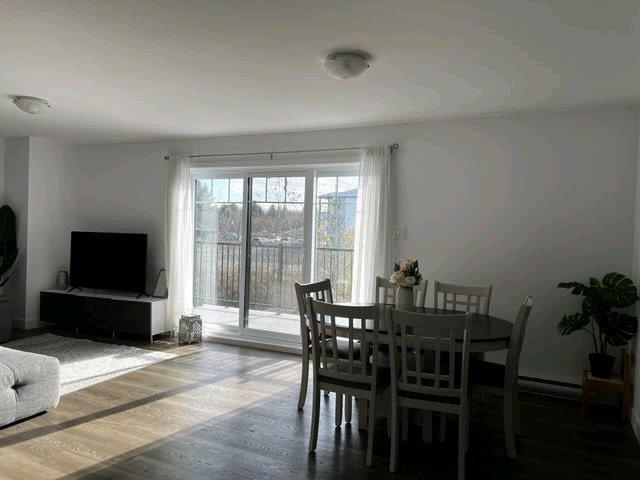 Grand 5 1/2 à louer style condo au 1er étage