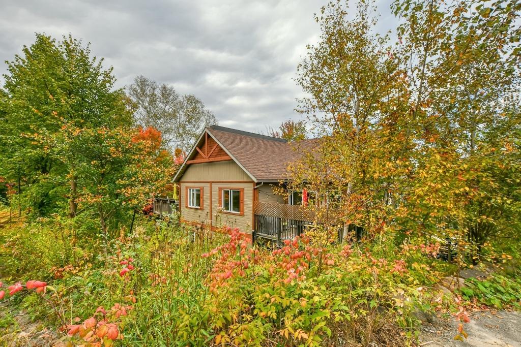Grand 4 1/2 dans un duplex