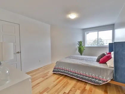 2 rooms apartment of 63 m² in Montreal
