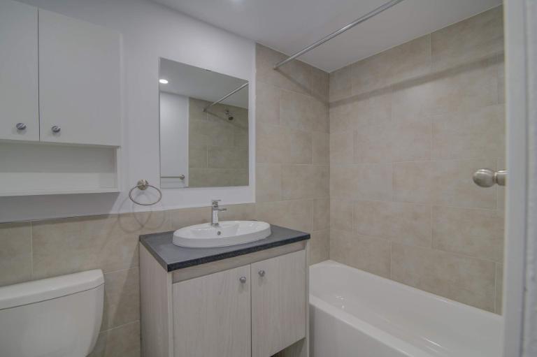 2 CH - 1 SDB - Montréal - $2,100 /mo