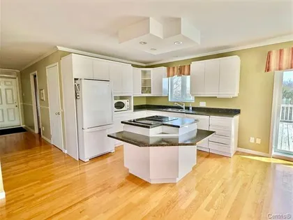 3 rooms house of 133 m² in Champlain