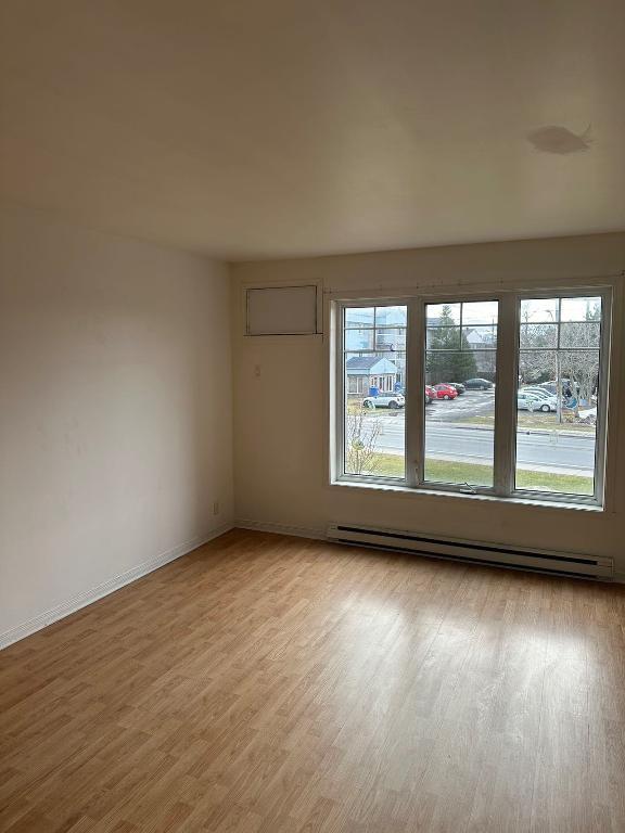 3 Beds 1 Bath - Apartment (à louer) Longueuil