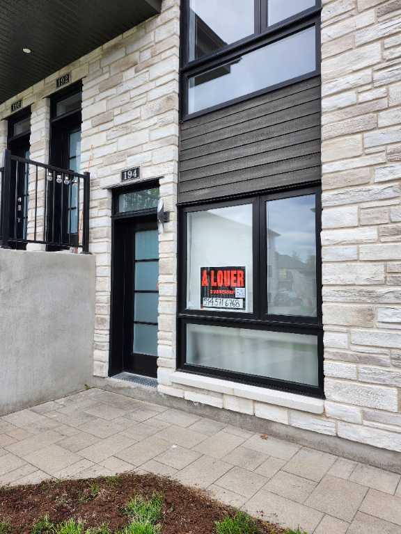 Grand 5 ½ de style condo à louer – Lumineux, bien situé – À Saint-jérôme, La fontaine