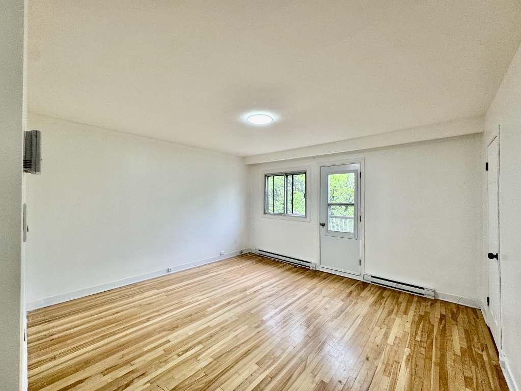 🏡 Très grand 5 ½ à louer – 3 chambres | Ahuntsic 🏡