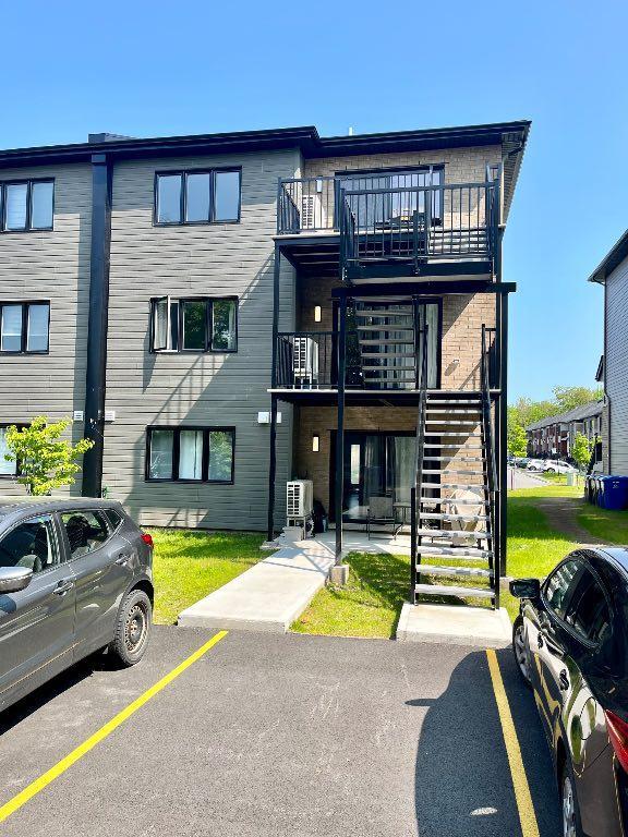 Saint-Jérôme, 4 1/2 style condo, libre dès maintenant