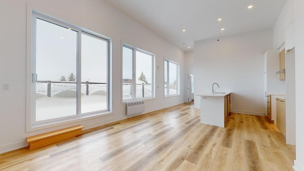 632 Notre-Dame Repentigny | 4½ à louer | Penthouse | VUE SUR LE FLEUVE | INTERNET | ASCENSEUR | STATIONNEMENT EXTÉRIEUR | EAU CHAUDE | JUILLET 2025