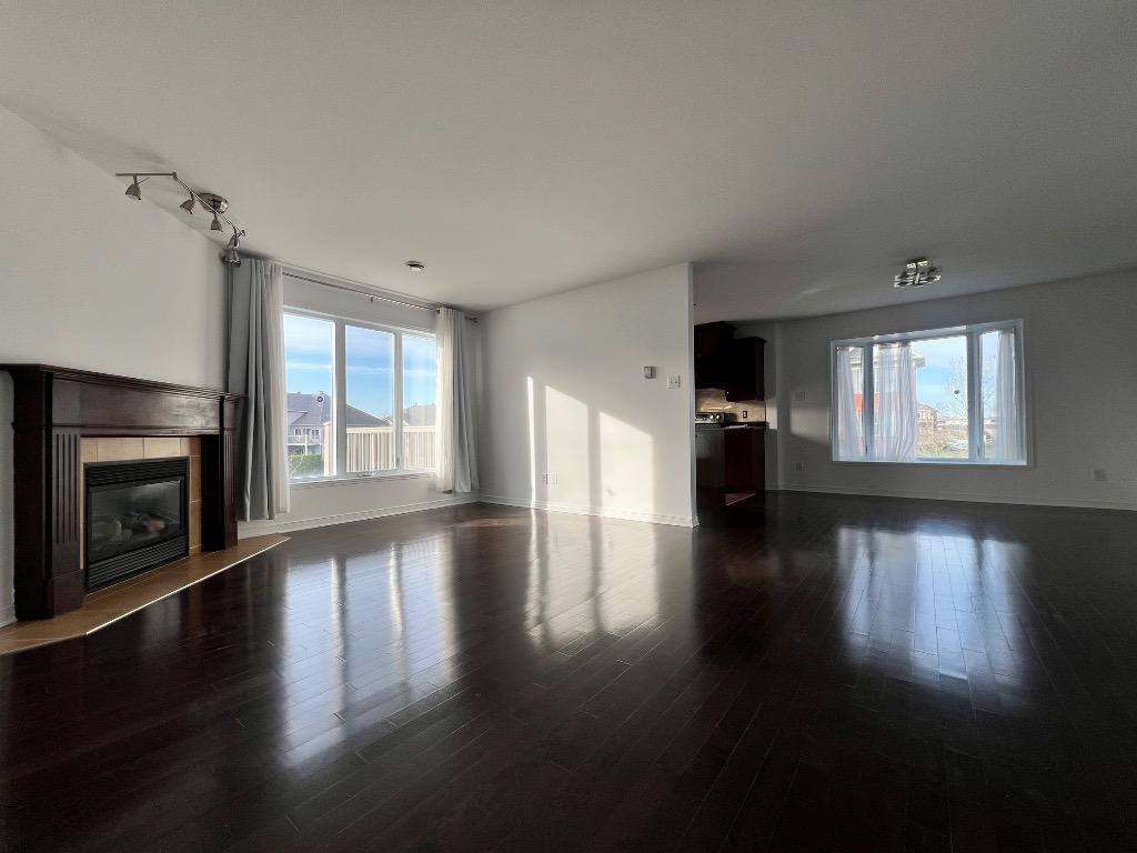 Condo haut de gamme secteur L près du dix30 et du REM Brossard