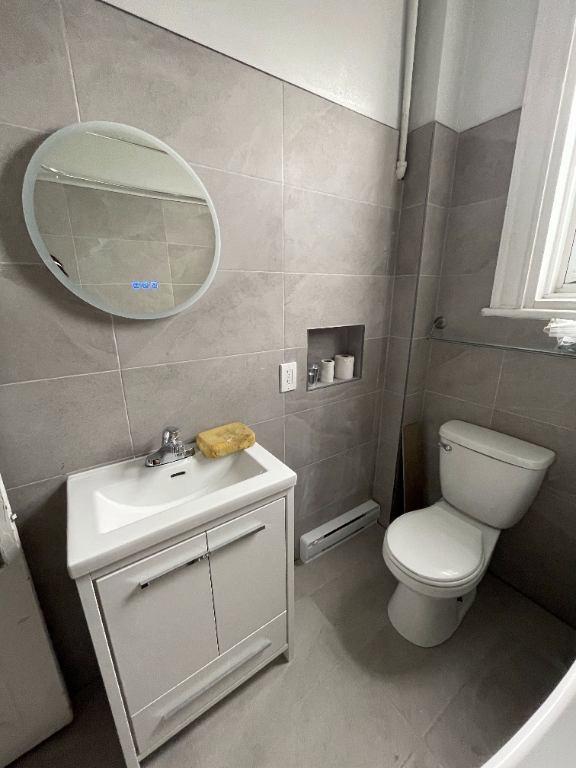 Grand 5 et ½ rénové en plein cœur du Mile End / Large renovated 5 ½ Apartment in the heart of the Mile End