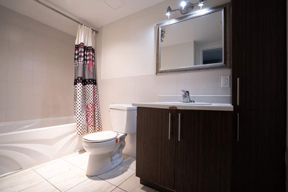 Studio Available July, August & September 2025 – From $1,100 - 60 Avenue Des Pins, Montréal