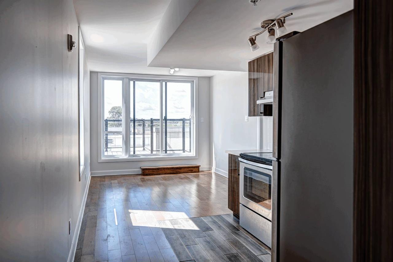 7070 Cote Saint Luc Road - 7070 Cote Saint Luc Road, Montréal