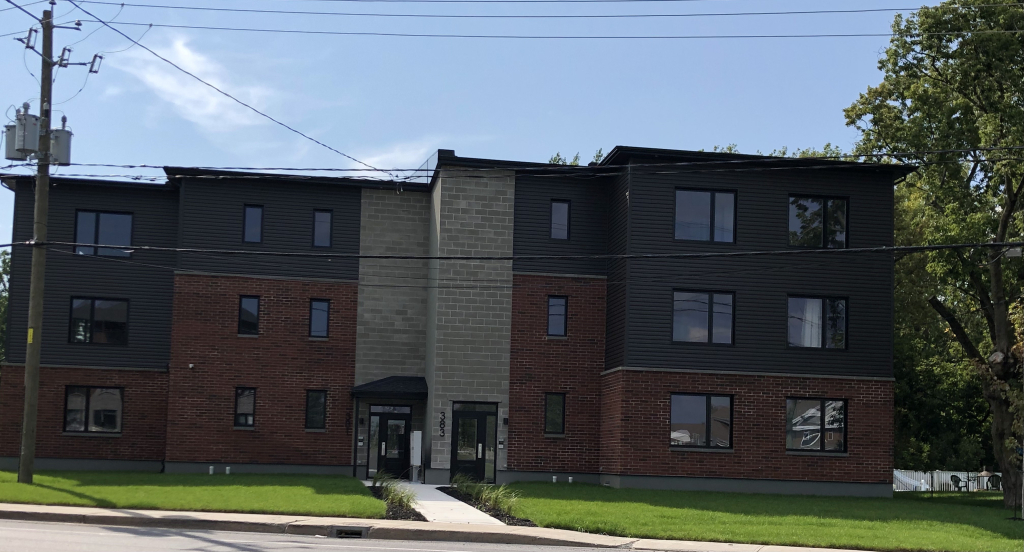4 ½, Neufs, Garage Souterrain, A/C