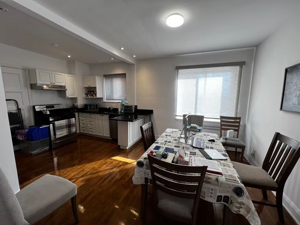 Renovated Unfurnished 3 1/2 Apartment